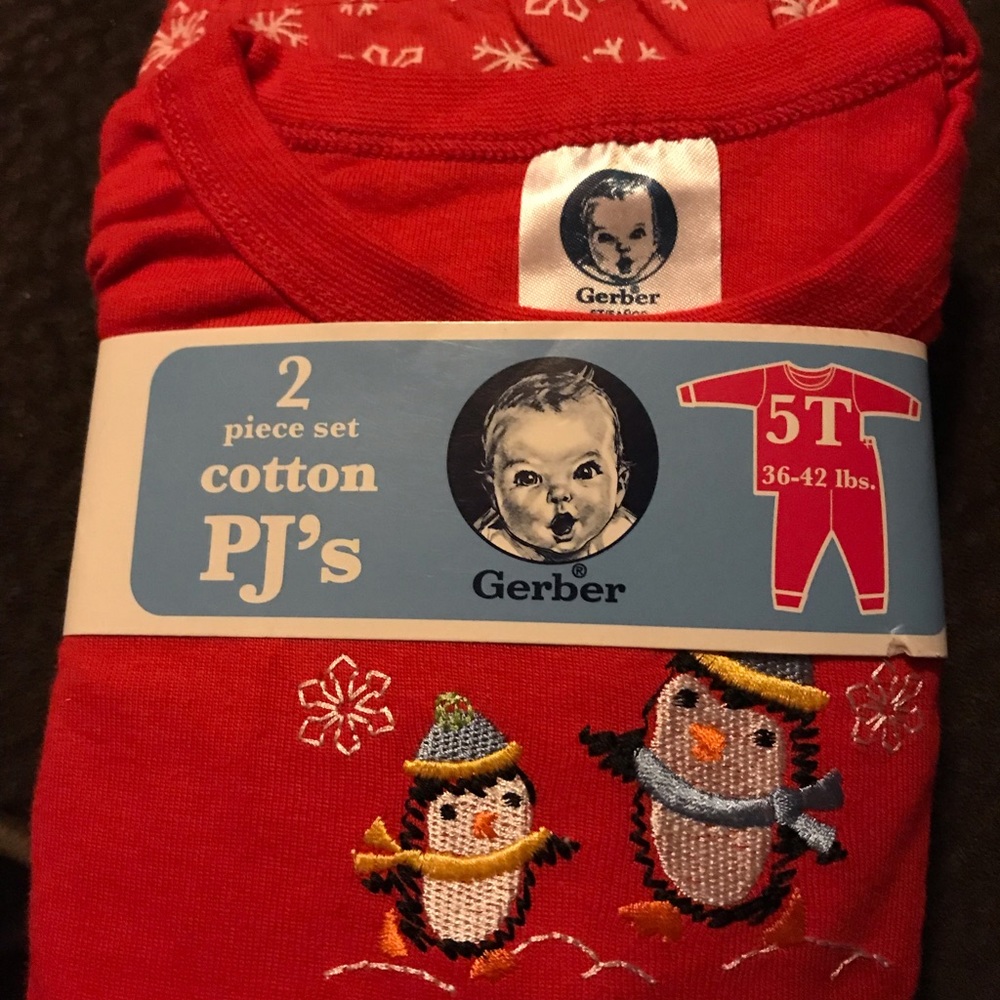GERBER 2 PIECE COTTEN WINTER PJ’s 5T NWT